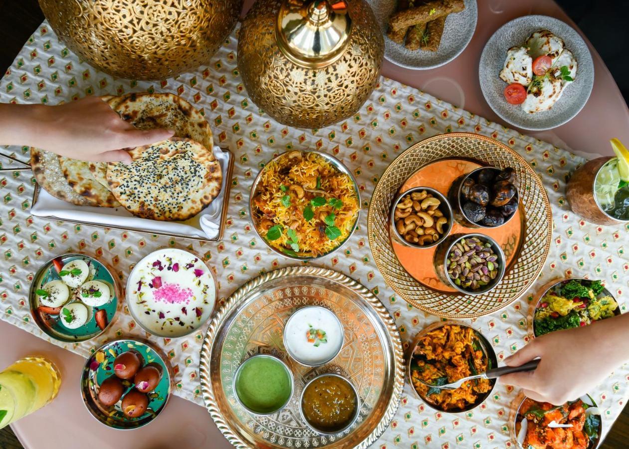 Centara West Bay Hotel & Residences ドーハ エクステリア 写真 A vegetarian meal