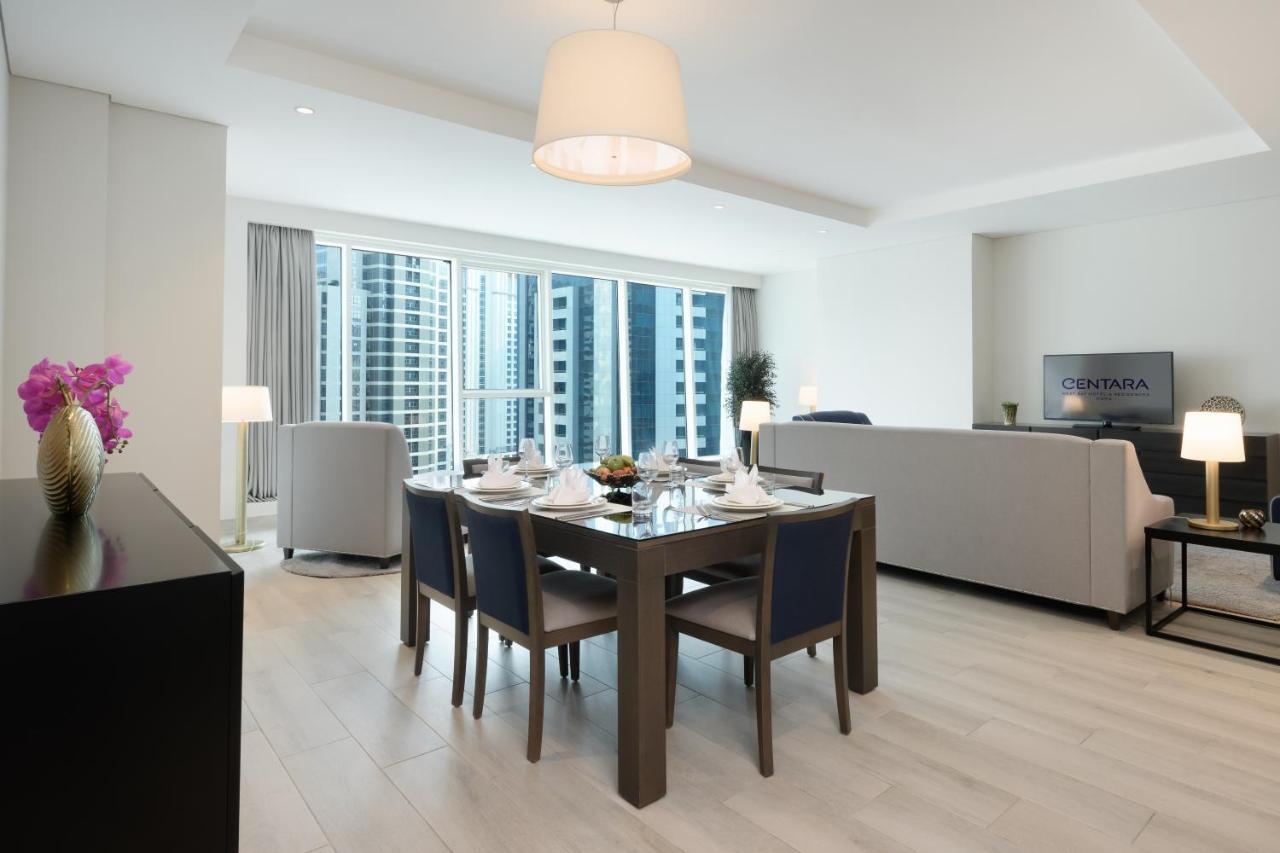 Centara West Bay Hotel & Residences ドーハ エクステリア 写真 A living room at the hotel