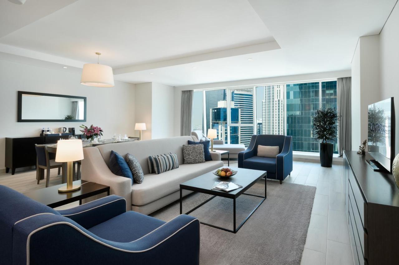 Centara West Bay Hotel & Residences ドーハ エクステリア 写真 A living room in a typical apartment