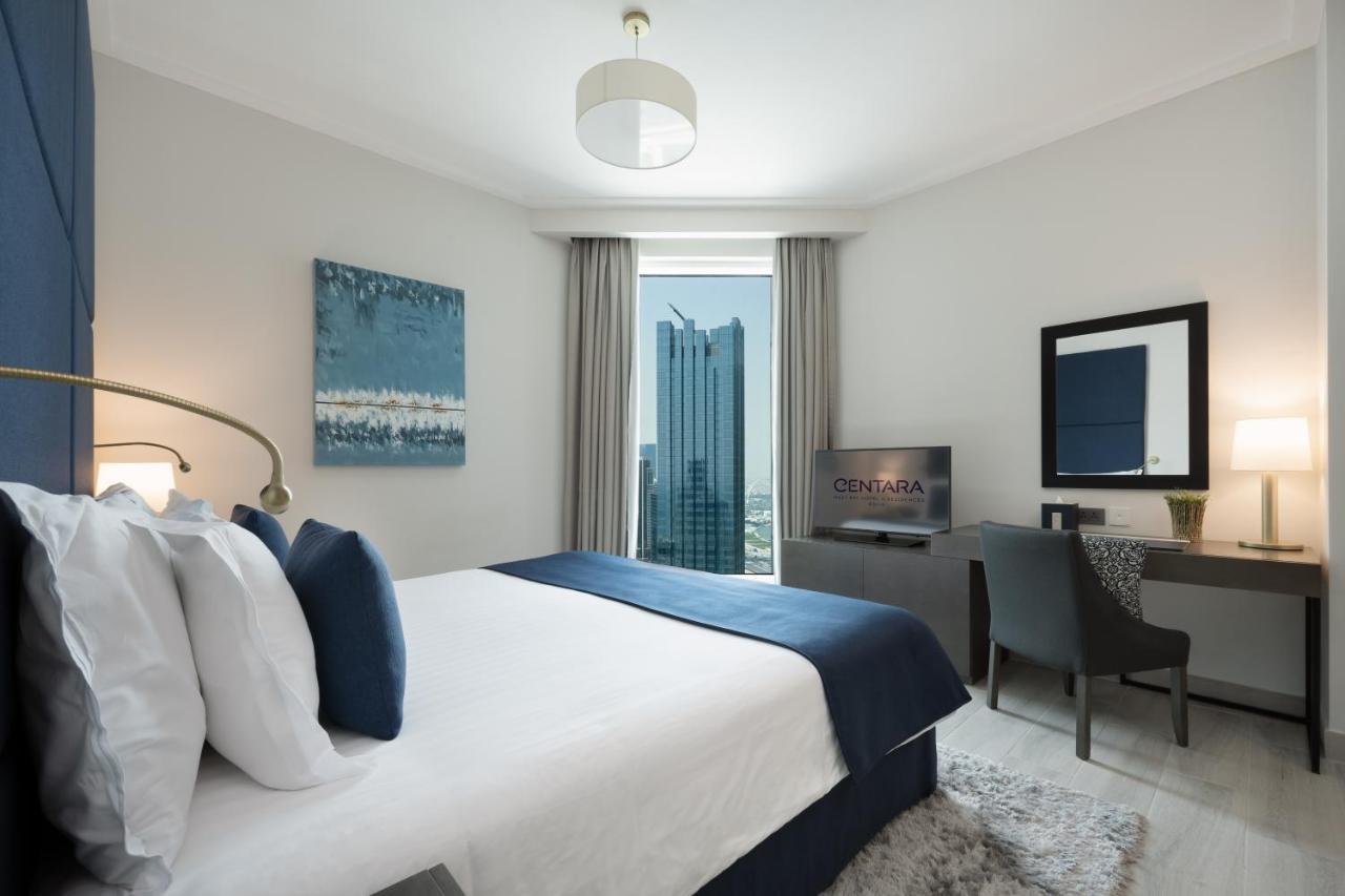 Centara West Bay Hotel & Residences ドーハ エクステリア 写真 A bedroom at the hotel